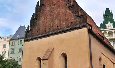 Sinagoga Viejo-Nueva - Las 6 Sinagogas de Praga - Buendía Tours