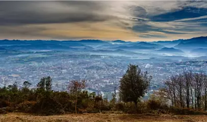 Vistas de Oviedo desde el Monte Naranco - Qué ver y qué hacer en Asturias en 2023 - 10 lugares imprescindibles de Asturias - Blog - Buendía Tours